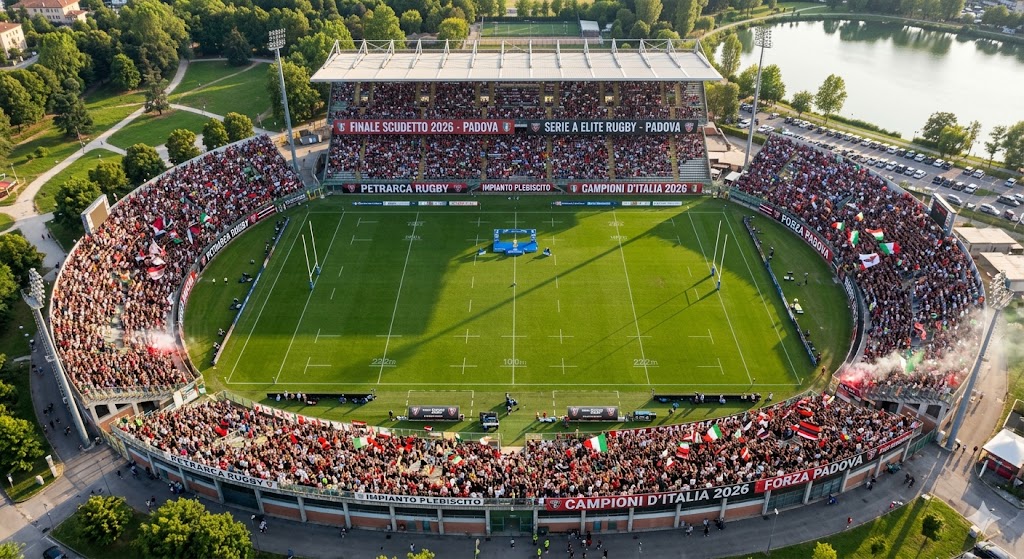 Campo da Rugby dell'impianto Plebiscito di Padova vuoto, pieno di pubblico, visto dall'alto, pronto a ospitare la Finale Scudetto 2026.