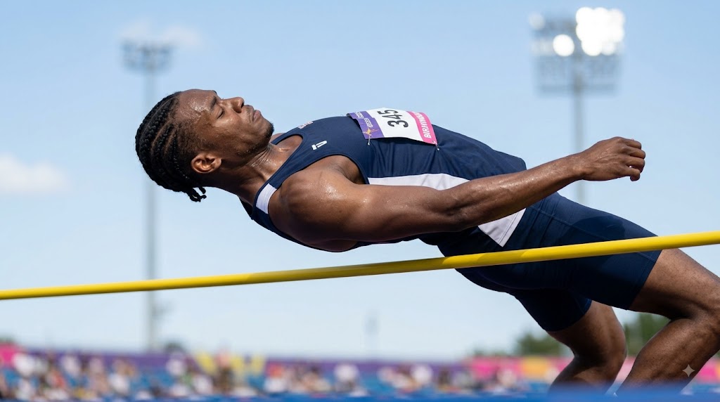 Europei Atletica 14 agosto, atleta francese fa il salto in alto.